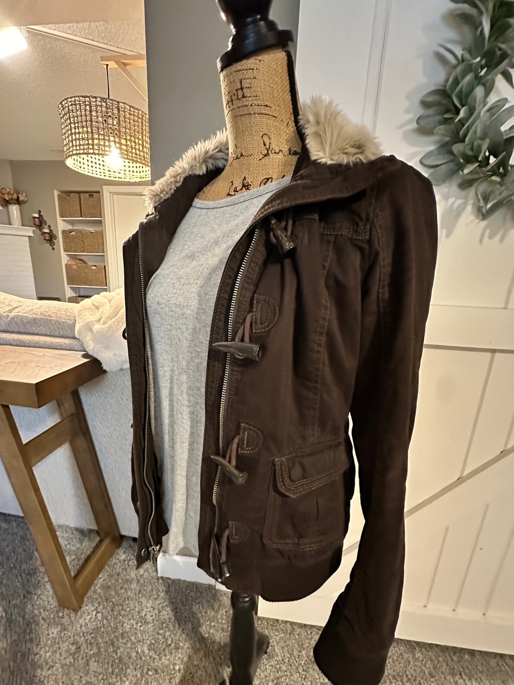 Abercrombie & Fitch Dark Brown Faux-Fur jacket. Womens Sz.L